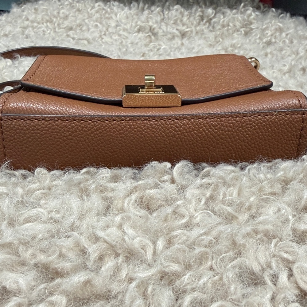 New Michael Kors Cassie XS Leather Crossbody Shoulder Bag - Picture 5 of 7